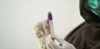 Badanie krwi – zabronione zachowania przed pobraniem próbki do analizy morfologicznej Przed pobraniem krwi nie należy spożywać posiłków ani wykonywać intensywnych ćwiczeń fizycznych