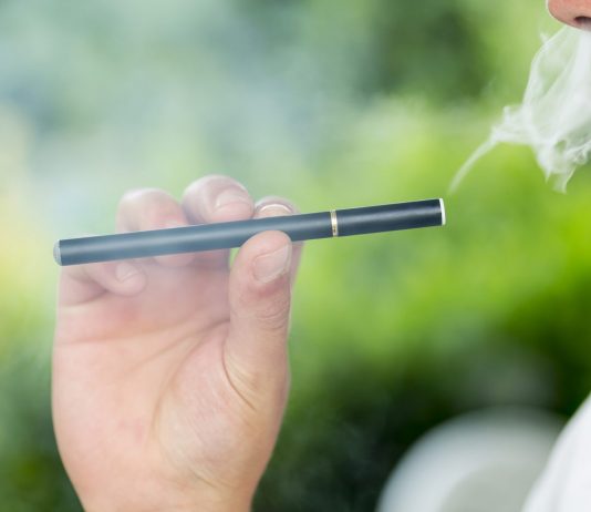 Czy e-papierosy pomagają rzucić palenie? edsws