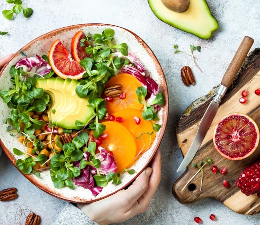 Kaloryczność diety Raw – Ile surowe jedzenie ma kalorii? dieta raw kalorie zdrowie czy warto owoce warzywa