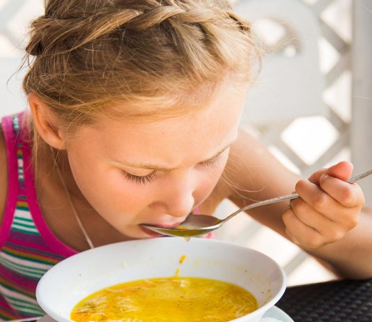 Jak przygotować zdrową i smaczną zupkę dla dziecka