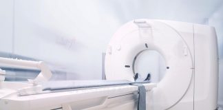 Tomografia komputerowa – na czym polega badanie i jak się do niego przygotować? tomogr