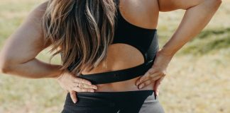 Mięsień gruszkowaty – co za ból w tyłku! plecy kobieta ból