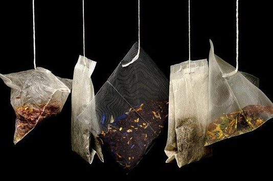 Kalendarze adwentowy z herbatami – klimatyczne odliczanie świąt herbaty