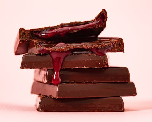 Czym różni się różowa czekolada ruby od zwykłej czekolady? czekolada ruby