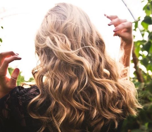 Masz włosy o niskiej porowatości? Te produkty są dla Ciebie porowatość włosów