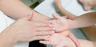 Kiedy warto udać się do osteopaty dzieci i niemowląt? osteopata lekarz