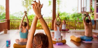 Joga Vinyasa – czym charakteryzuje się ten styl jogi i komu spodoba się najbardziej? joga cwiczenia