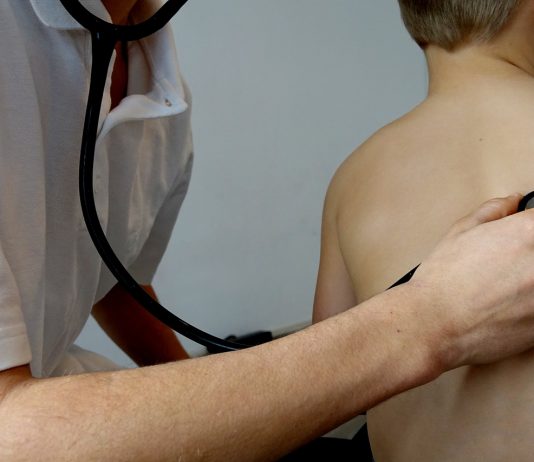 Jak przebiega wizyta u ortopedy dziecięcego? ortopeda dzieciecy