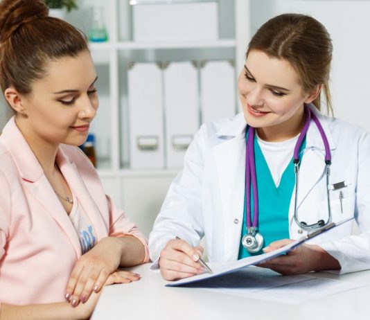 Wkładka domaciczna. Co musisz o niej wiedzieć? wkładka domaciczna doktor