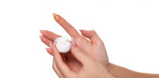 Jak dobrać i jakie soczewki kontaktowe wybrać w przypadku astygmatyzmu? astygmatyzm soczewka