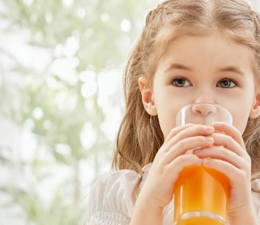 Świeżo wyciskane soki – dlaczego warto je robić dziecku codziennie? soki dla dzieci