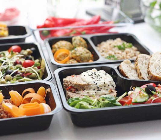 Dieta Pudełkowa – MójCatering jako rozwiązanie dla osób szukających zdrowej i wygodnej diety dieta pudełka