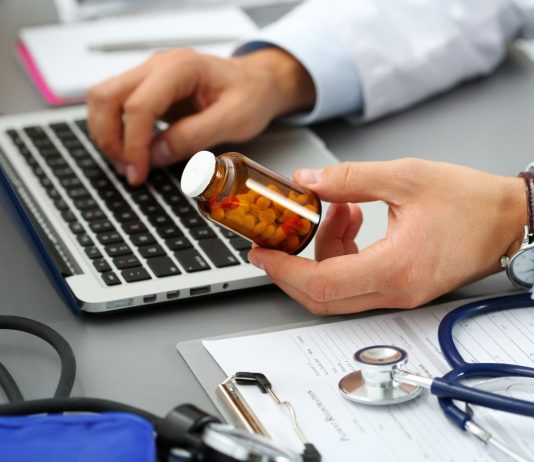 Dlaczego warto korzystać z e-recepty? recepta elektroniczna