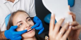 Bonding stomatologia — na czym polega? pacjent i dentysta