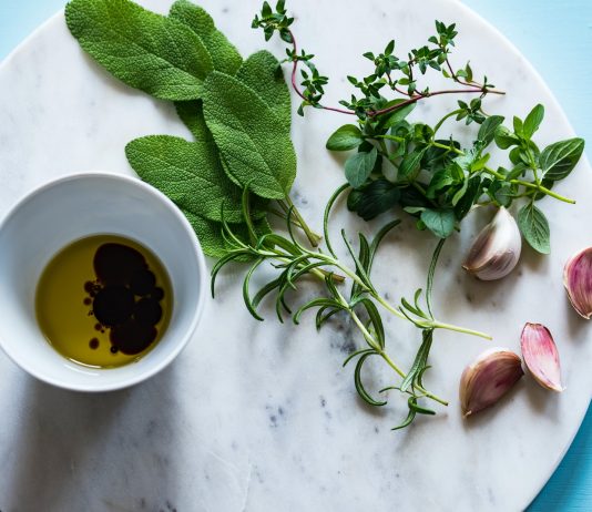 Olej tłoczony na zimno – co to właściwie znaczy? olej z czarnuszki