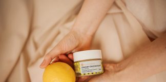 Naturalne kosmetyki – dlaczego powinniśmy je wybierać? natura w kosmetyku