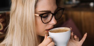 Jak picie kawy wpływa na nasze zdrowie w dłuższej perspektywie? główne kawa - Jak picie kawy wpływa na nasze zdrowie w dłuższej perspektywie?