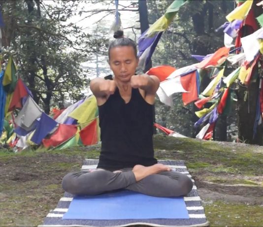 Tybetańskie oddechy na stres: 9 technik oczyszczających dla spokoju umysłu Starożytna technika oddechowa z Tybetu pomagająca oczyścić umysł i wzmocnić energię życiową