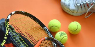 Skuteczne metody leczenia łokcia tenisisty w domu – sprawdzone terapie i okłady przynoszące ulgę Okłady z lodu i delikatne ćwiczenia rozciągające przynoszą ulgę w bólu łokcia tenisisty