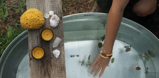 Kojące kąpiele ziołowe – naturalny sposób na równowagę hormonalną i dobre samopoczucie Kojące kąpiele ziołowe
