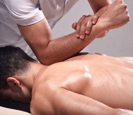 Przełom w terapii: jak masaż izometryczny transformuje ciało i eliminuje ból? Masaż izometryczny skutecznie redukuje napięcie mięśniowe i wspomaga regenerację tkanek po wysiłku