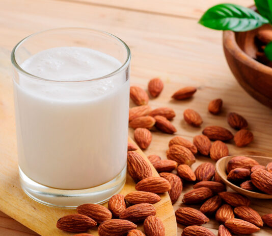 Zobacz prawdę o mleku migdałowym: informacje o wartościach zdrowotnych mleku migdałowym