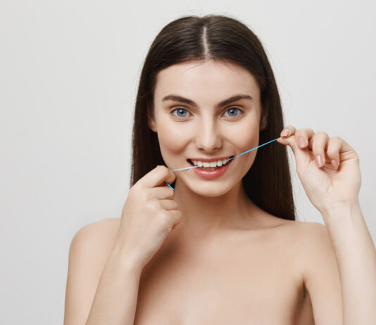 Dobranie idealnych nici dentystycznych: co powinniśmy wiedzieć? nici dent.