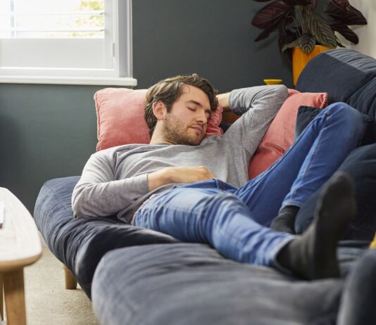 Regeneracja: Jak popołudniowe drzemki zwiększają efektywność pracy mózgu? popołudniowe drzemki