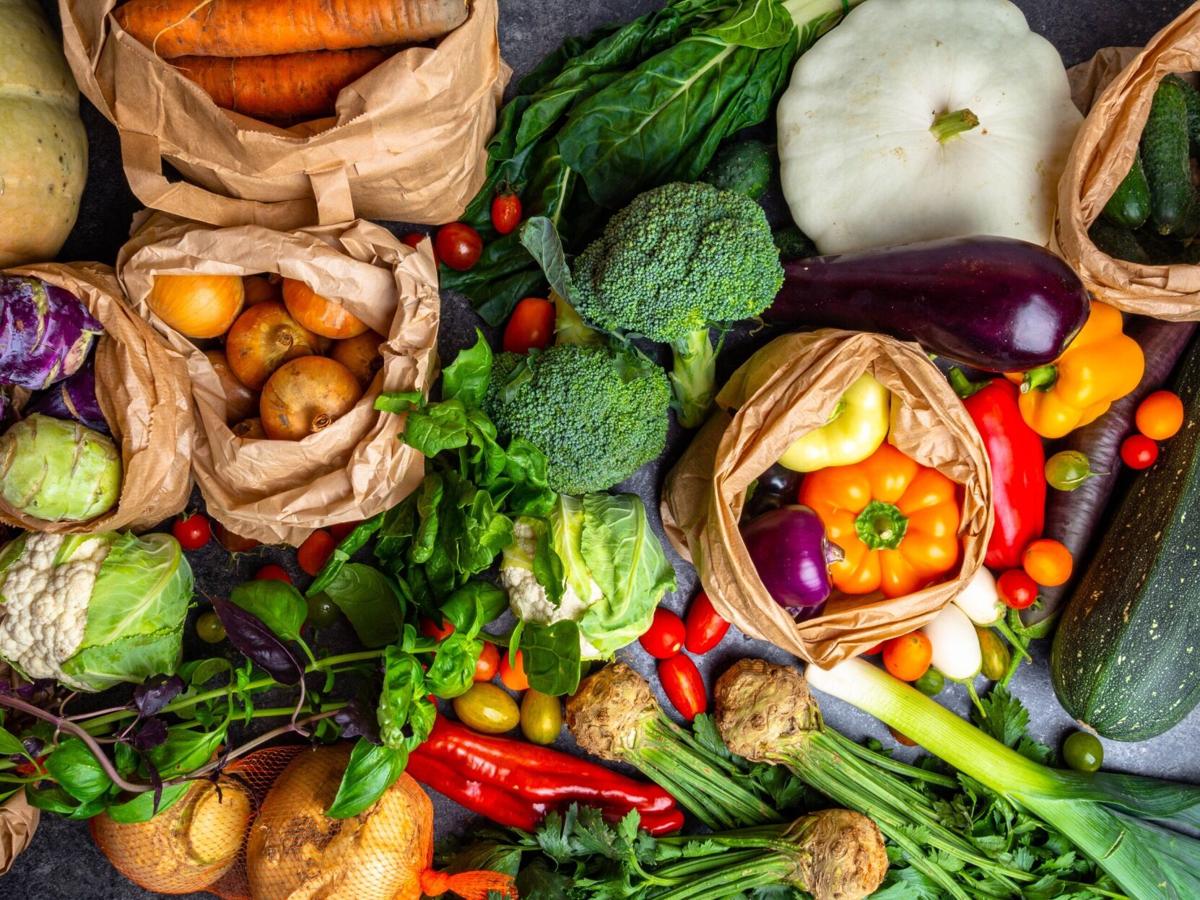 jedz regularnie i unikaj przetworzonej żywności