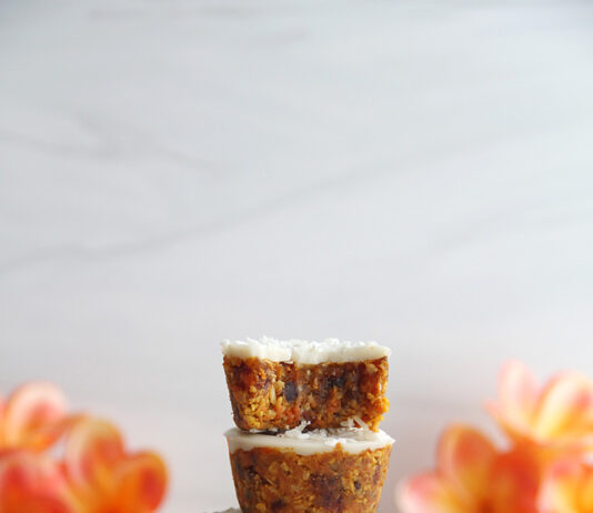 Zobacz smak naturalnej słodyczy: zdrowe desery bez dodatku cukru Świeże owoce i bakalie stanowią pyszną, naturalną przekąskę bogatą w wartości odżywcze