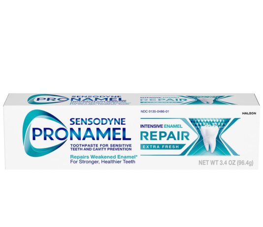 Sensodyne Repair – Specjalistyczna pasta do zębów regenerująca szkliwo i łagodząca nadwrażliwość Specjalistyczna pasta do zębów łagodząca nadwrażliwość i wzmacniająca szkliwo poprzez technologię NovaMin