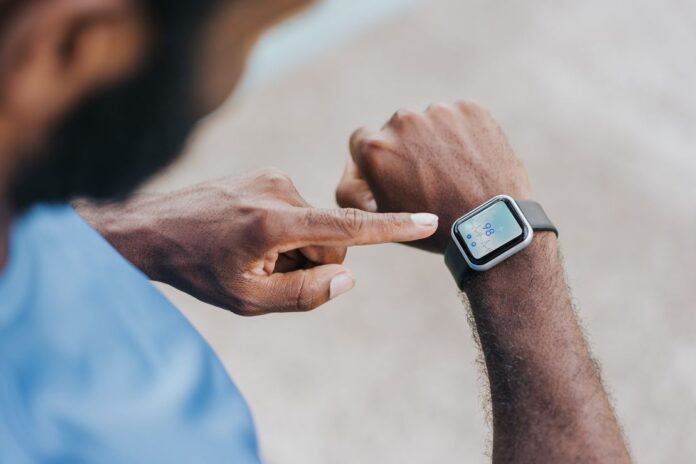 TicWatch Pro 5 z Wear OS monitoruje tętno, sen i aktywność fizyczną całodobowo