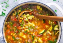 Zobacz magię smaku: sezonowe zupy dla zdrowia i dobrego samopoczucia przez cały rok Aromatyczne zupy pełne sezonowych warzyw to skarbnica witamin i smaku dla całej rodziny