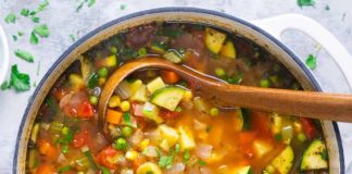 Zobacz magię smaku: sezonowe zupy dla zdrowia i dobrego samopoczucia przez cały rok Aromatyczne zupy pełne sezonowych warzyw to skarbnica witamin i smaku dla całej rodziny