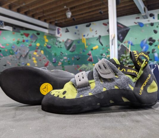 Buty wspinaczkowe dla początkujących, średniozaawansowanych i ekspertów – na co spojrzeć przy wybieraniu? zolte buty skalkowe slabe dopasowanie 1770074601