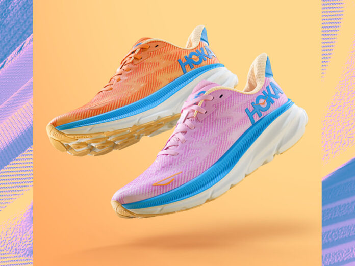 buty sportowe damskie w różnych kolorach na siłowni