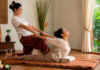 Masaż tajski od podstaw – co dzieje się na sali i jak wygląda cały zabieg ? stretching before thai massage