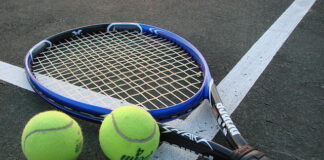 Tenis czy badminton po czterdziestce – technika, kondycja i stawy badmintonowy serwis kontrola ruchu nadgarstka