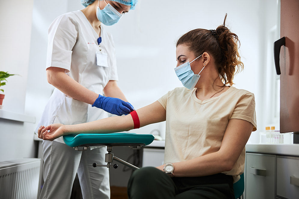 Poranne pobranie materiału biologicznego Probówka z surowicą krwi przeznaczoną do porannego oznaczenia