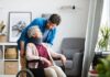 Rehabilitacja domowa – na czym polega i dlaczego terapia w domu jest równie skuteczna jak w gabinecie Rehabilitacja domowa